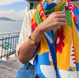 Golden Dude Loves Red