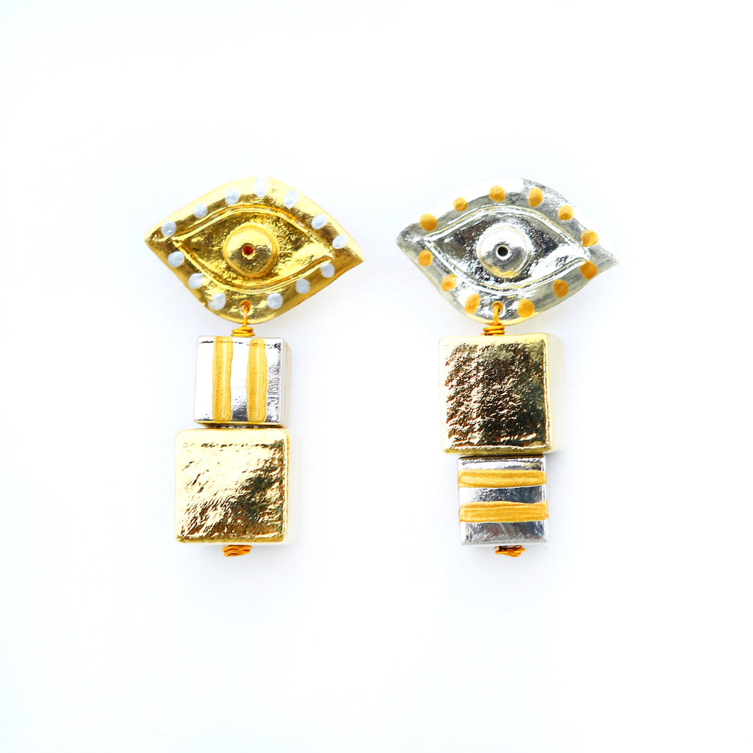 Golden & Silver Eyes and Striped Cubes
